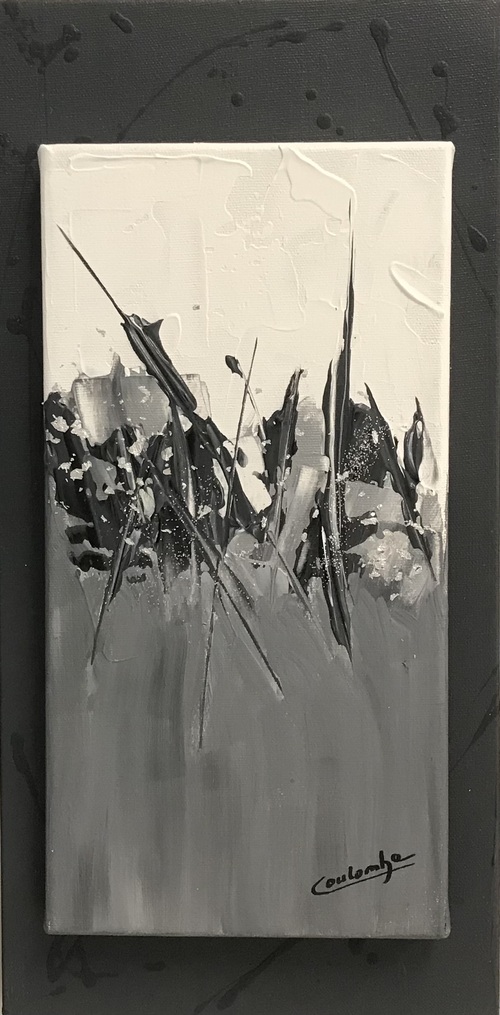 Pointées vers le haut.  8 x 16